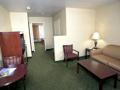 Castle Inn And Suites Anaheim Hotel