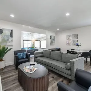 Spacious Disneyland 5 Bedroom 4 Bath House With Game Anaheim