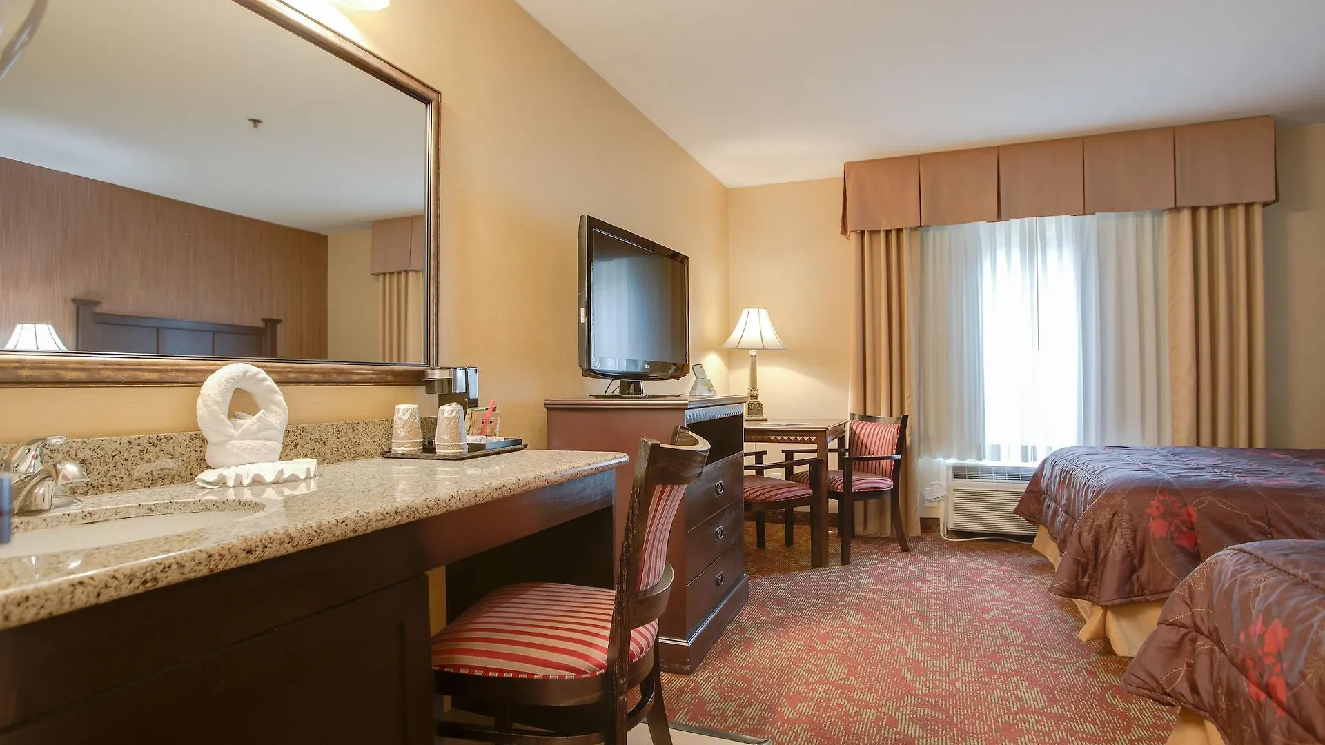Castle Inn And Suites Anaheim Hotel