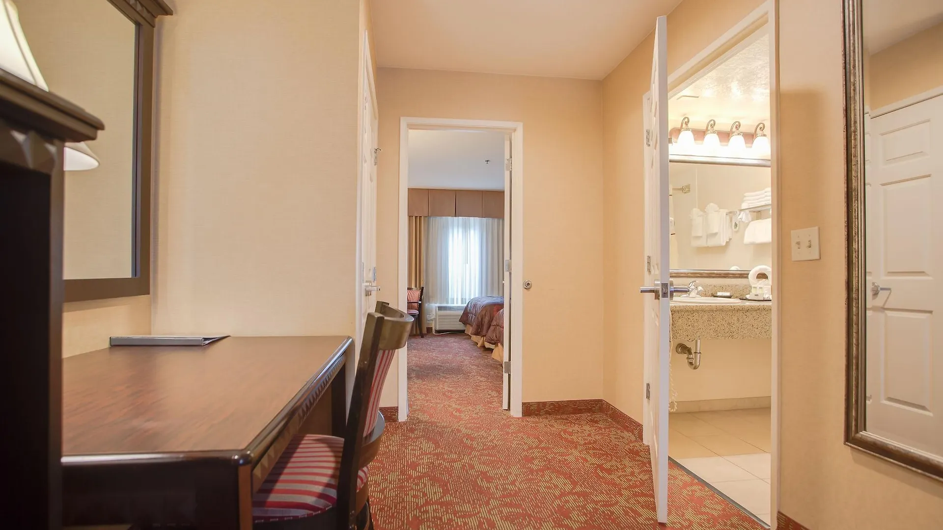 *** Hotel Castle Inn And Suites Anaheim United States