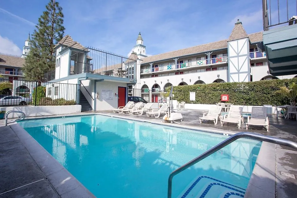 Hotel Castle Inn And Suites Anaheim