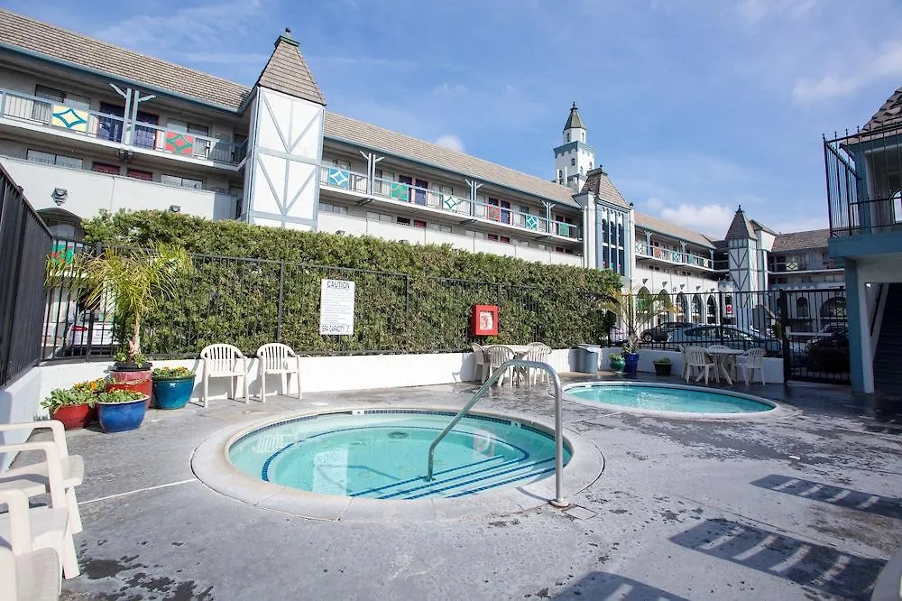Hotel Castle Inn And Suites Anaheim