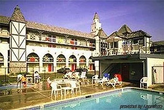 Castle Inn And Suites Anaheim 3*,
