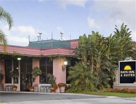 Castle Inn And Suites Anaheim Hotel
