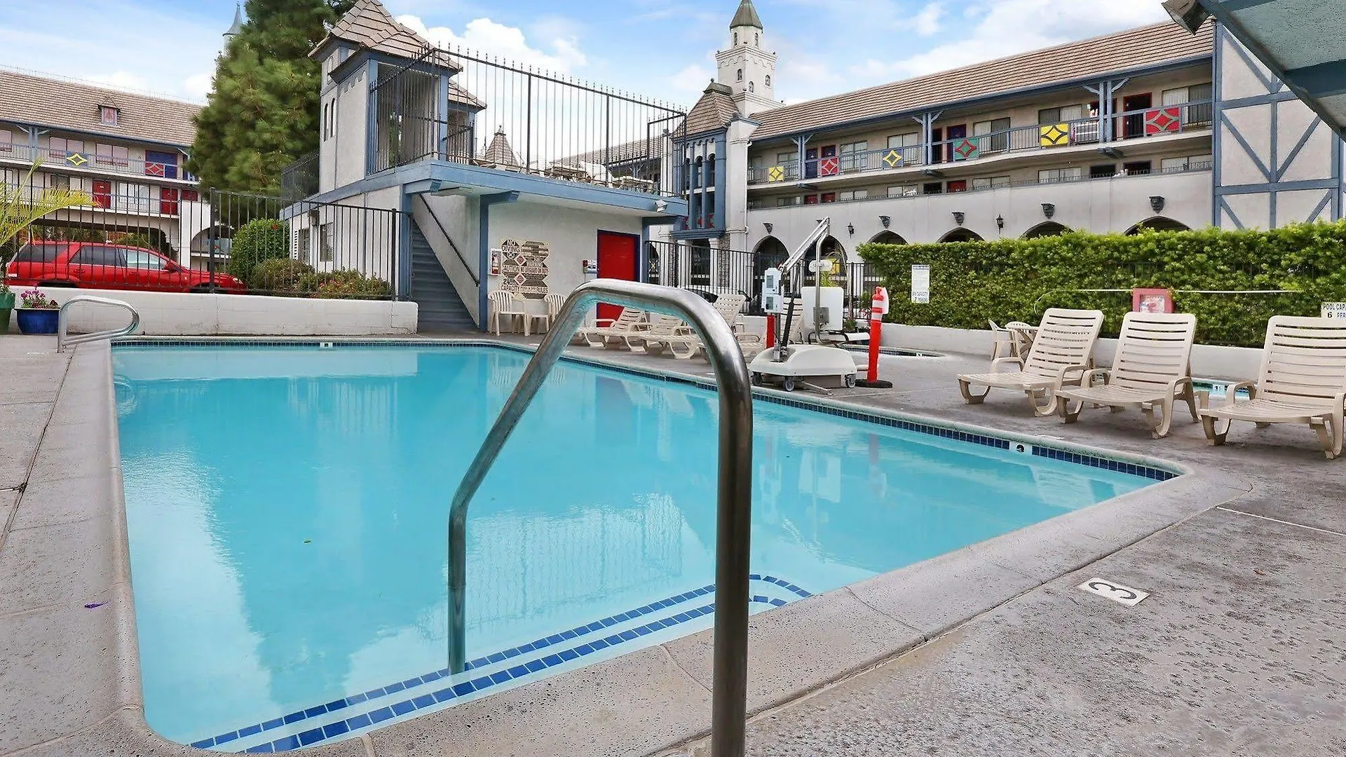 Castle Inn And Suites Anaheim