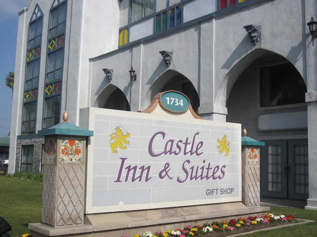Castle Inn And Suites Anaheim Hotel